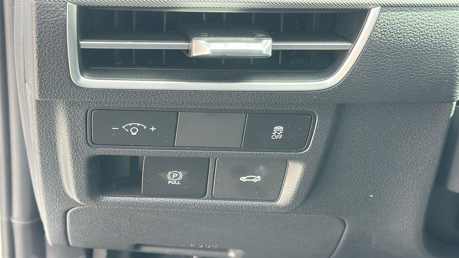 New 2025 Serenity White Hyundai SEL Convenience image 12