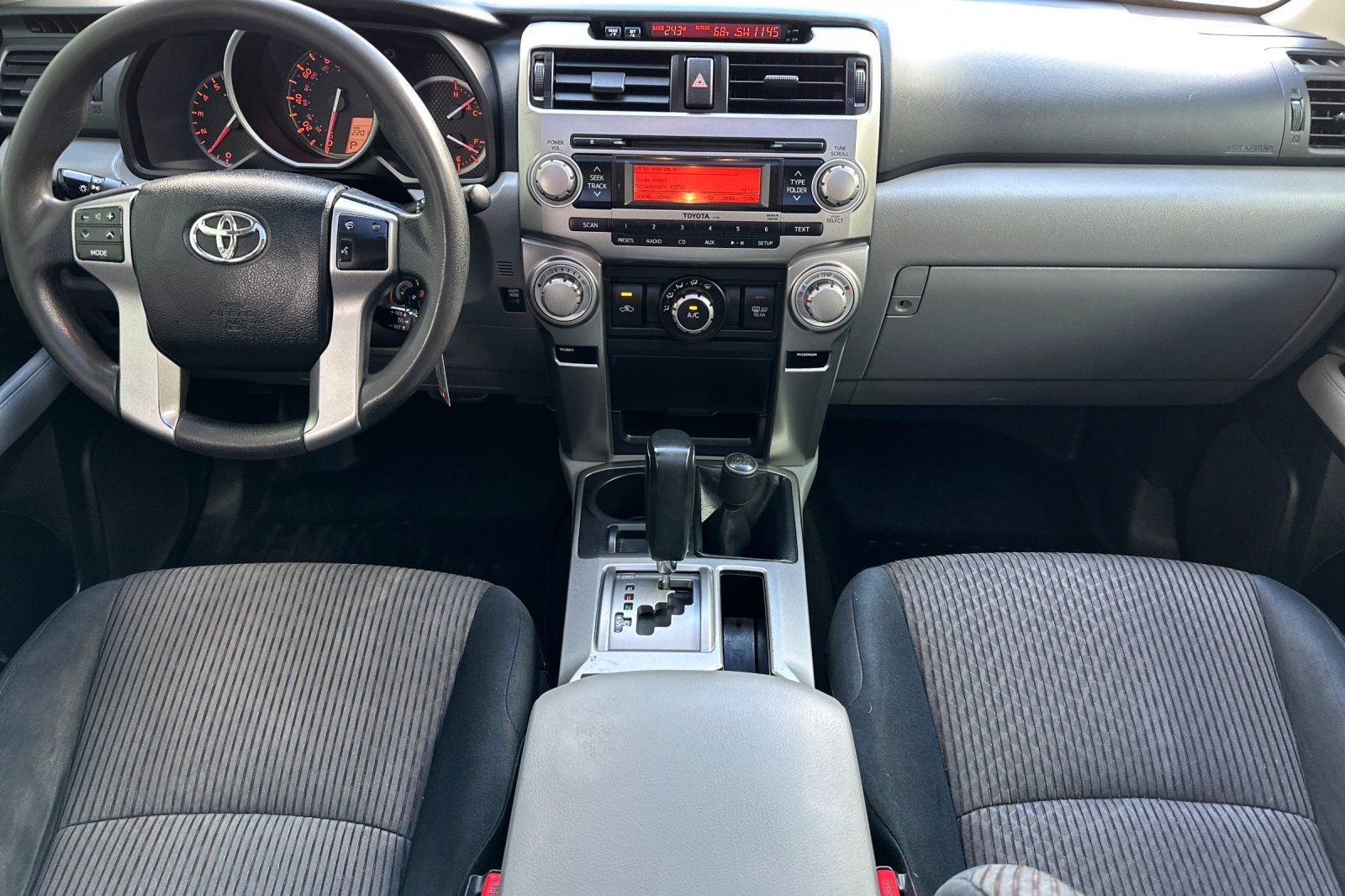 Used 2011 Silver Toyota SR5 image 13