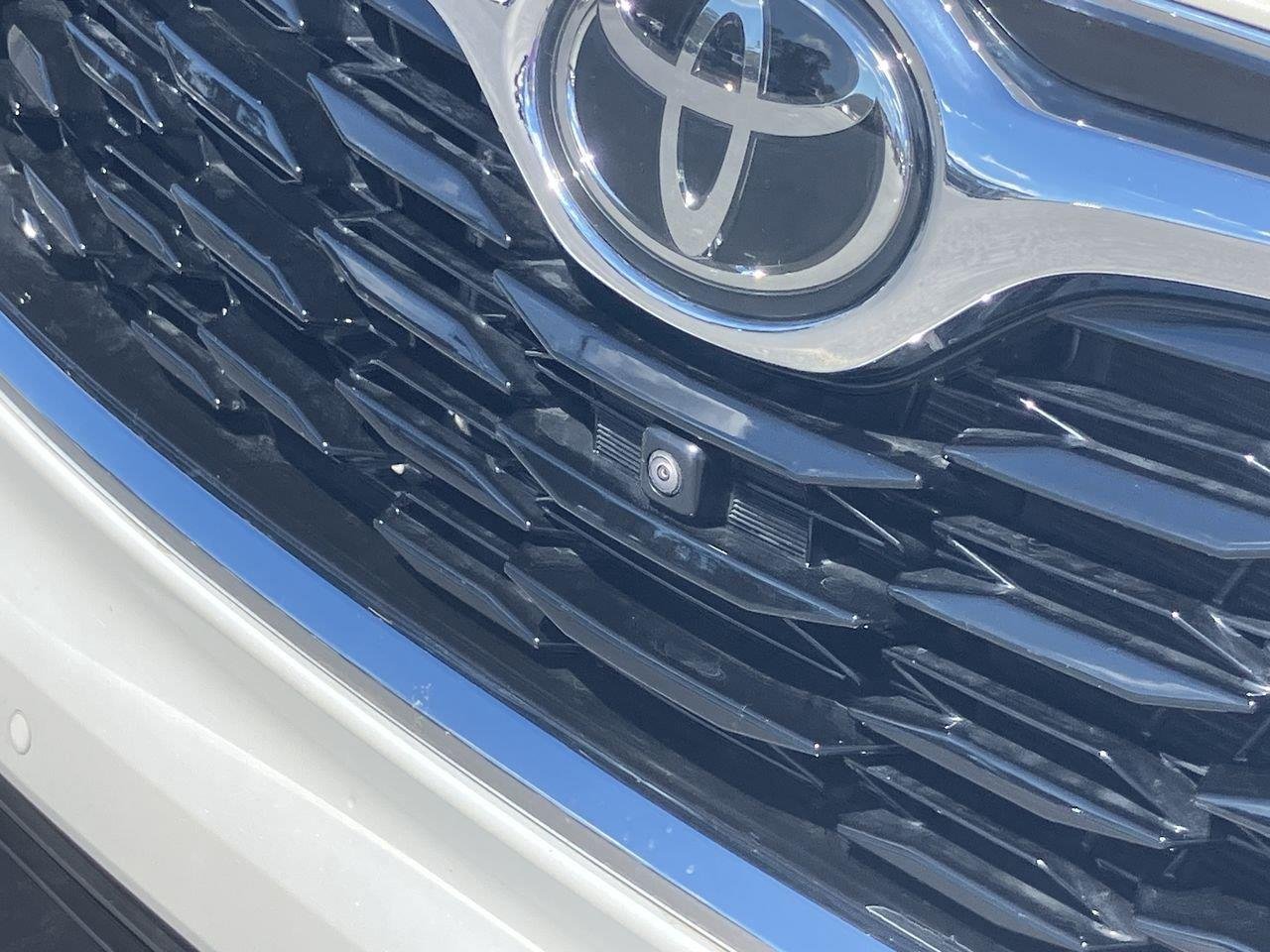 Used 2026 White (Wind Chill Pearl) Toyota Platinum AWD image 11
