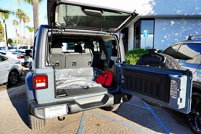 New 2026 Anvil Clear-Coat Exterior Paint Jeep Sport S image 18