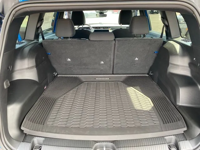 New 2026 Hydro Blue Pearlcoat Jeep Laredo image 14