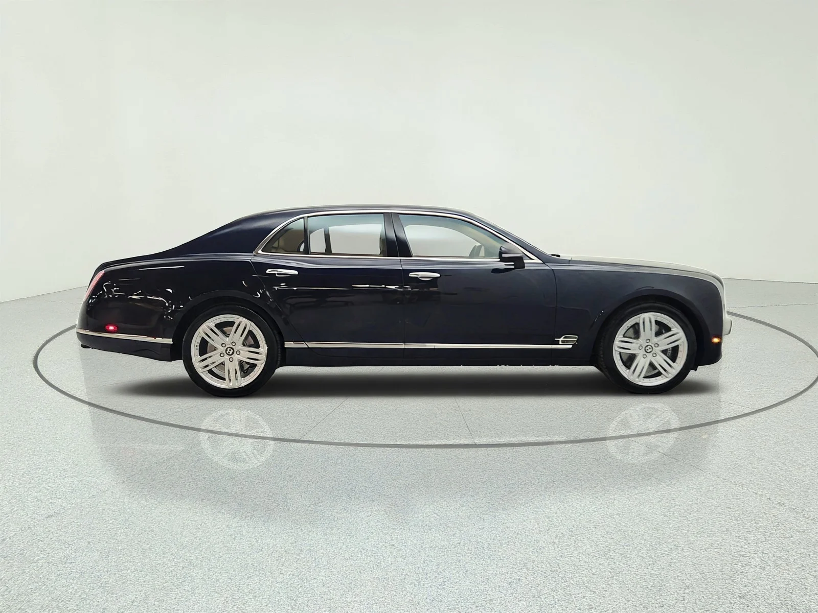Used 2012 Oxford Blue Solid Bentley 4dr Sdn image 4