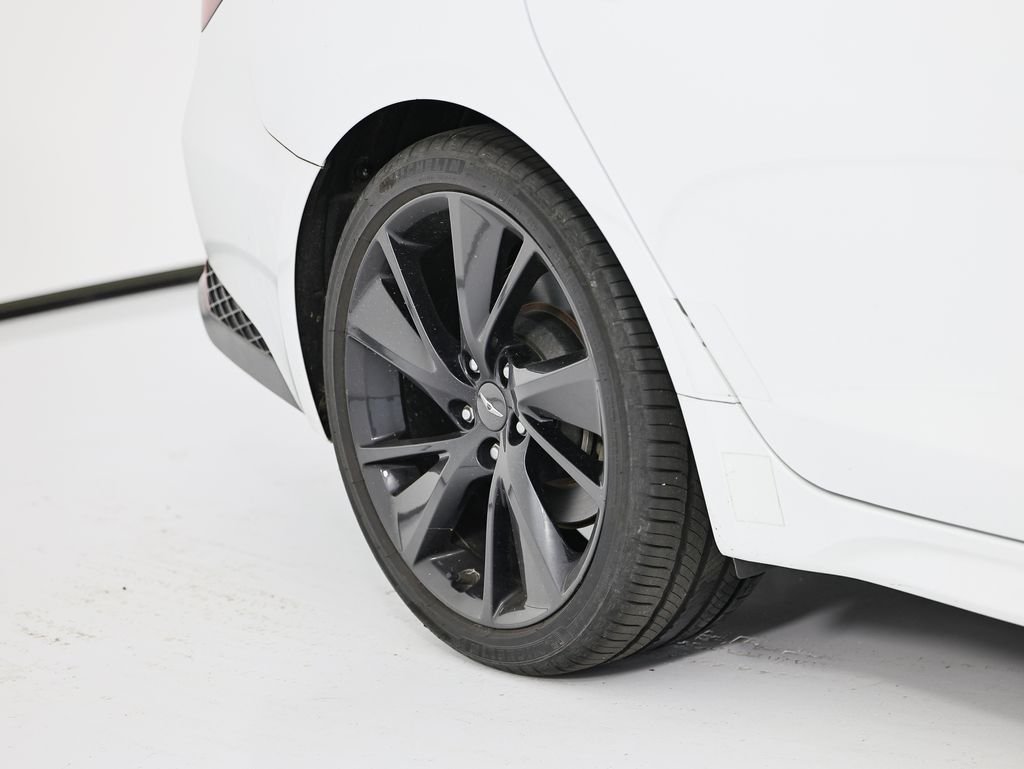 Used 2023 White Genesis 2.0T image 16