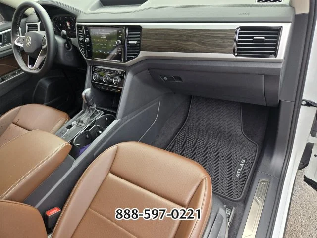 Used 2022 Pure White Volkswagen 3.6L V6 SE W/TECHNOLOGY image 19