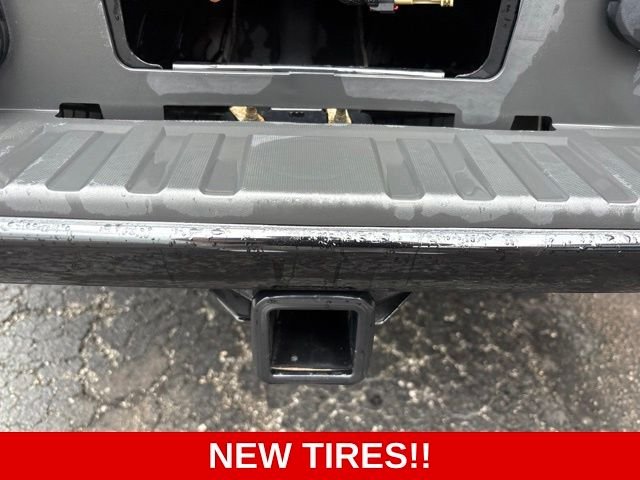 Used 2022 Black Chevrolet Z71 image 19