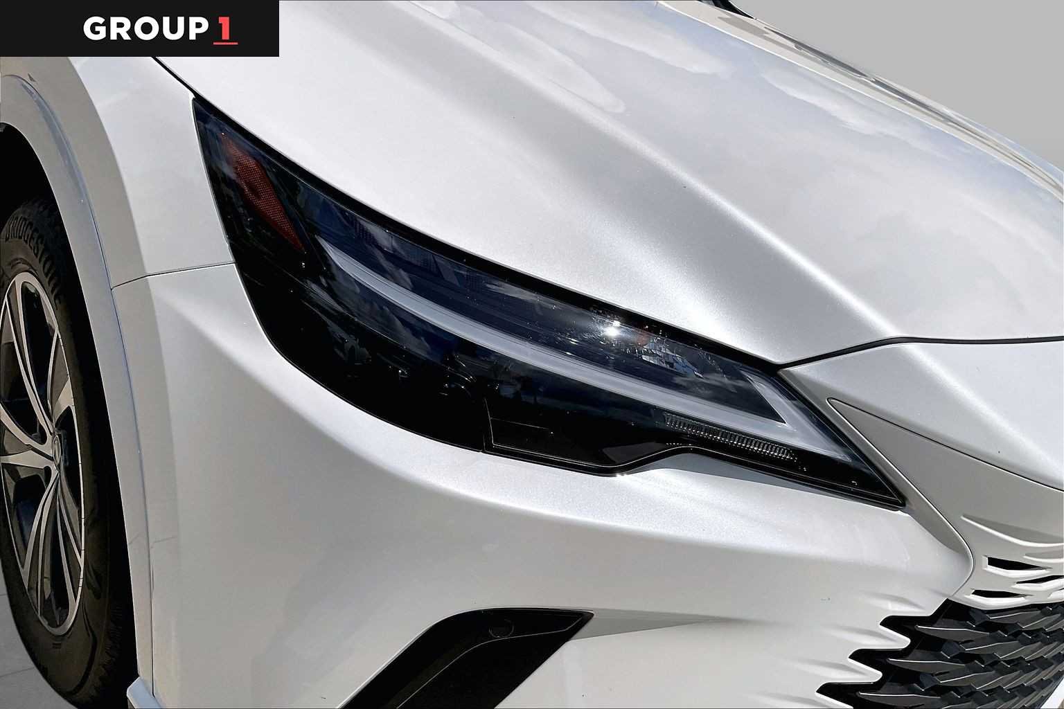 Used 2024 Eminent White Pearl Lexus Premium image 25