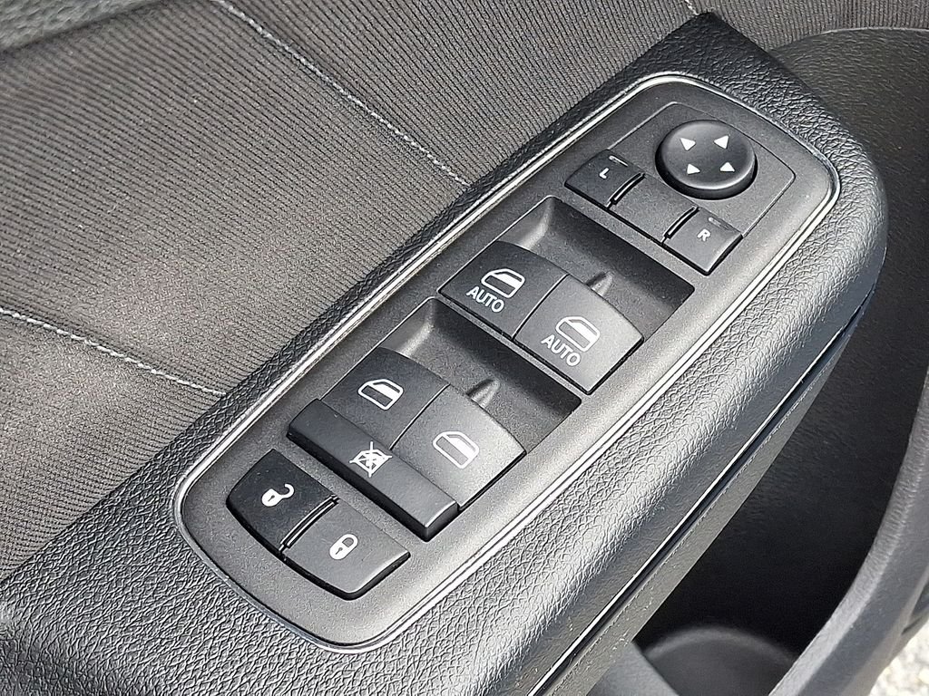 Used 2023  Dodge SXT image 14