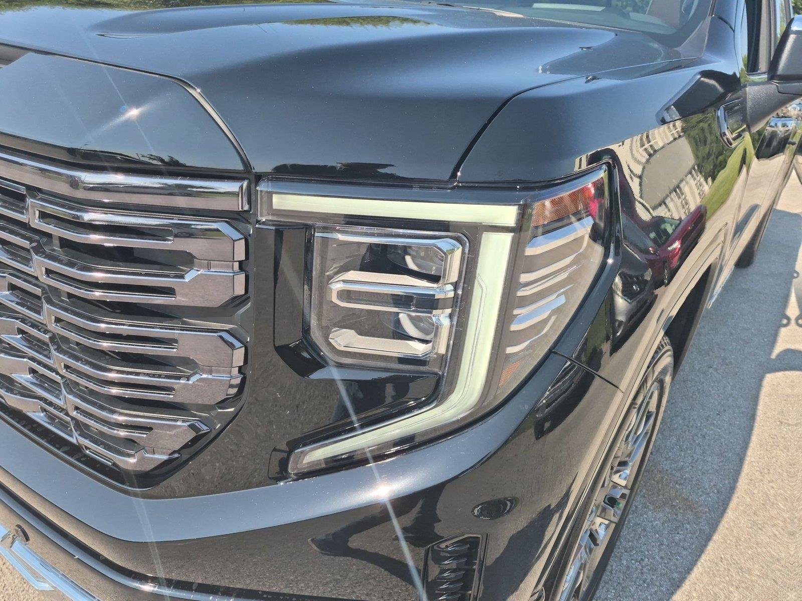 Used 2026 Onyx Black GMC Denali Ultimate image 9