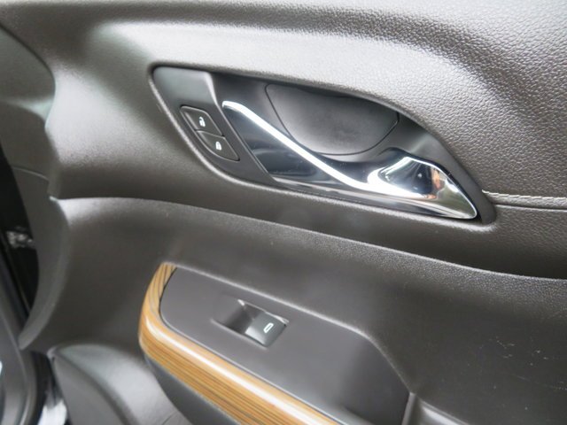 Used 2019 Ebony Twilight Metallic GMC SLE image 14