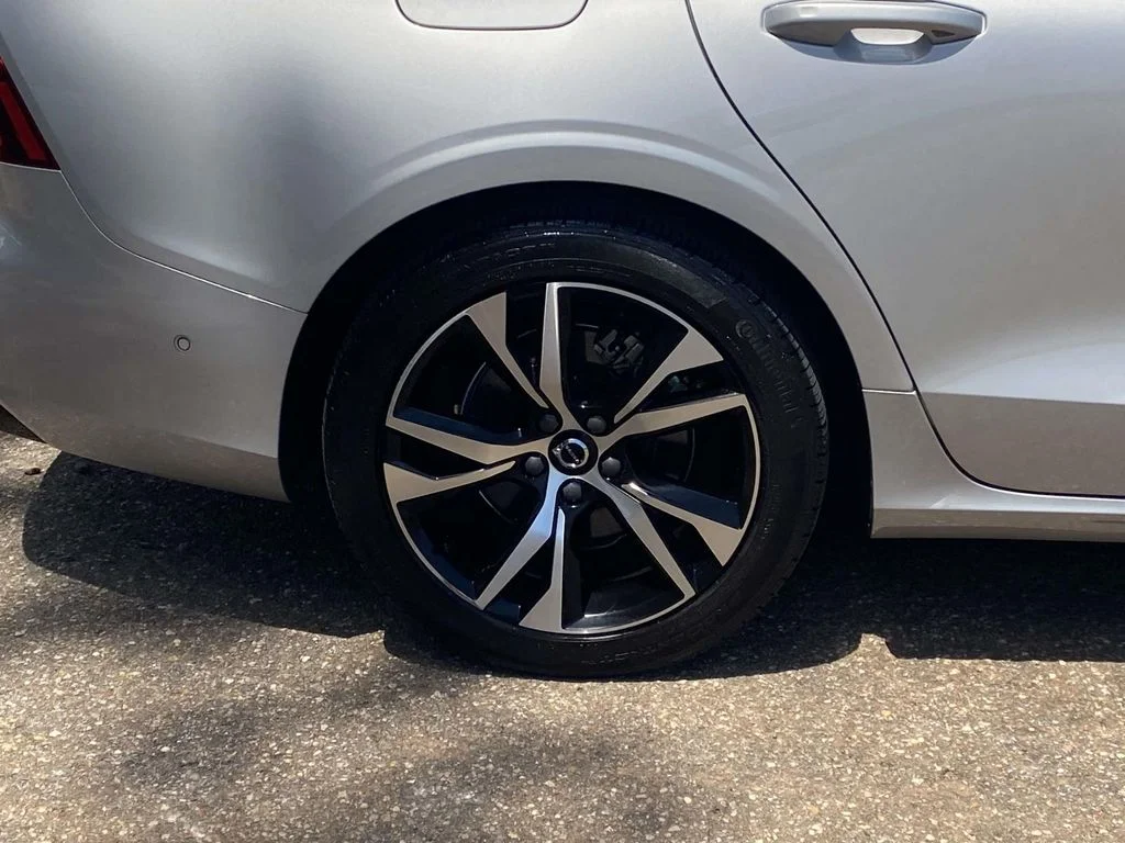 Used 2024 Silver Volvo B5 Plus Dark Theme image 11