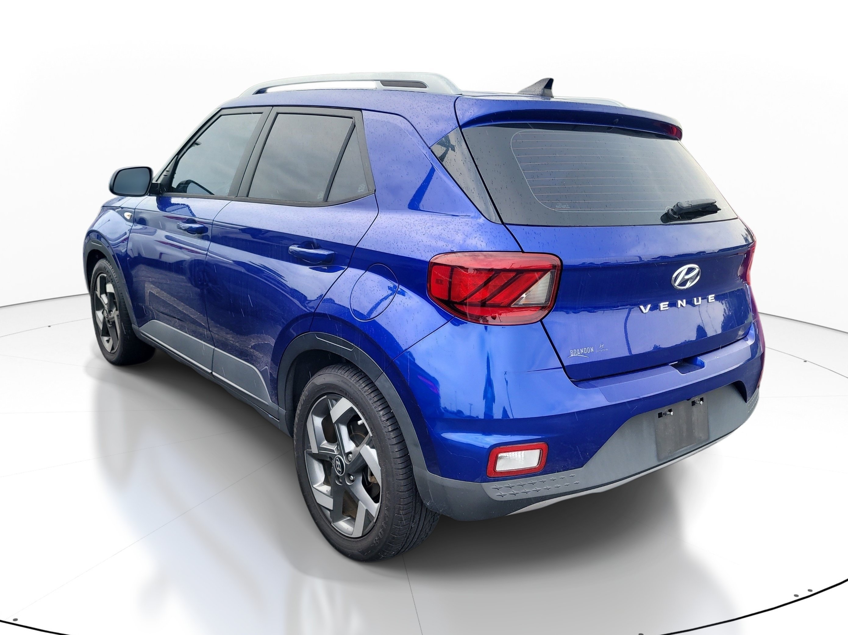 Used 2022 Intense Blue Hyundai Limited image 4
