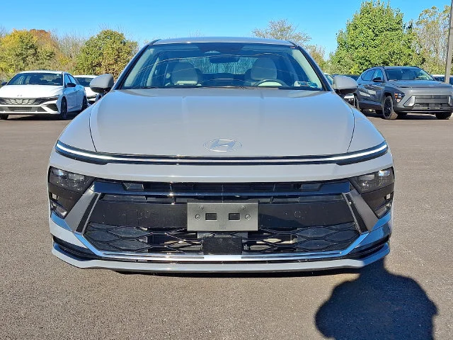 Used 2024 Blue Hyundai SEL image 2