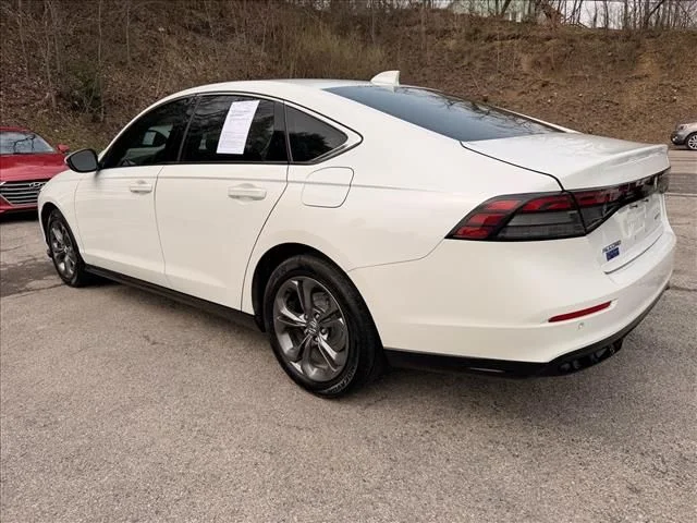 Used 2023 White Honda EX-L image 8