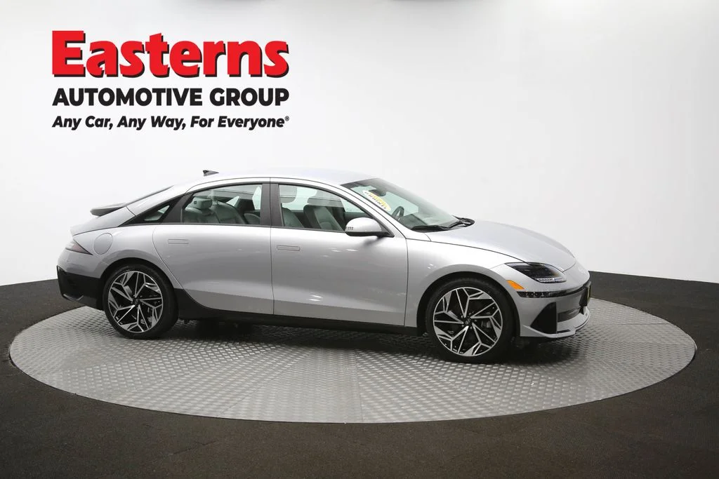 Used 2023 Silver Hyundai SEL image 46