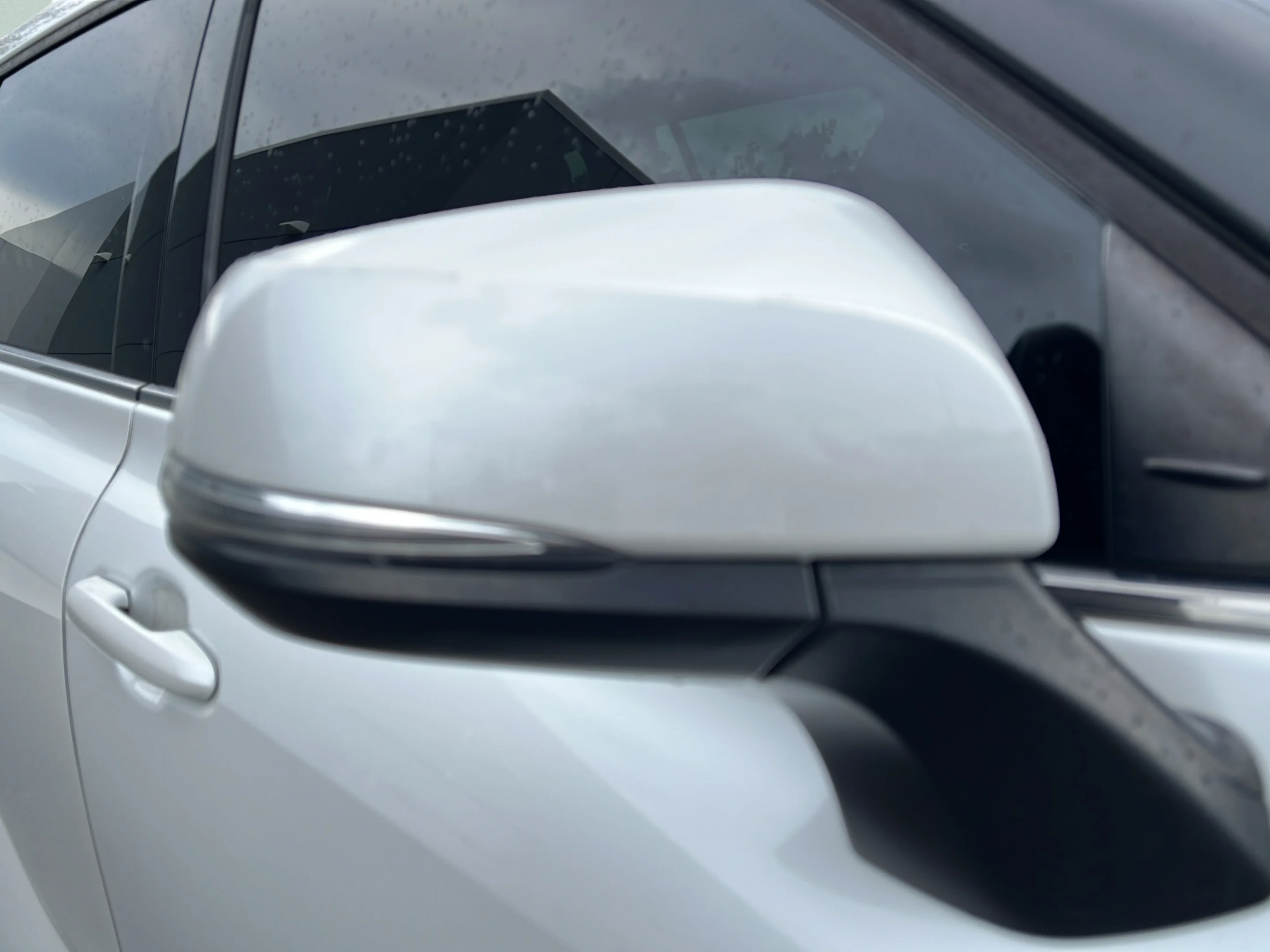 Used 2022 Pearl Toyota Hybrid LE image 25