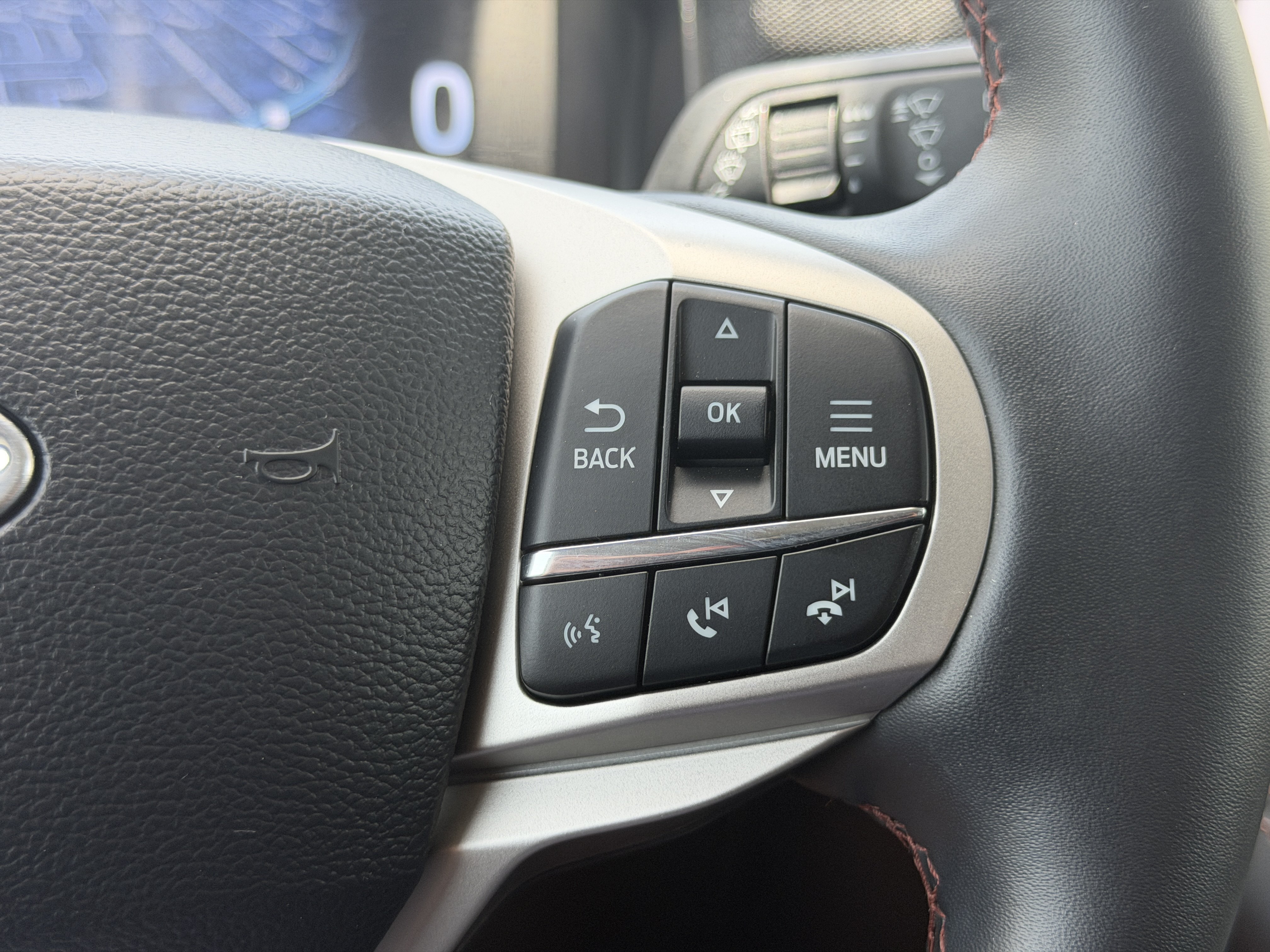 Used 2025 Black Metallic Ford Active image 34