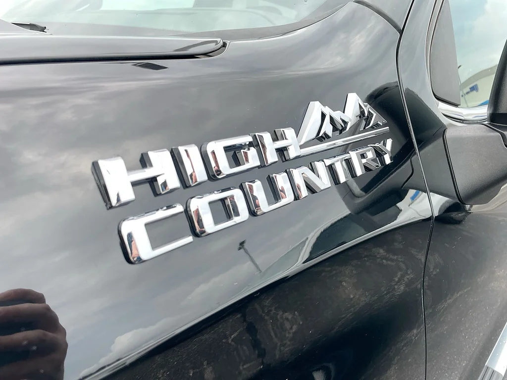 Used 2021 Black Chevrolet High Country image 33