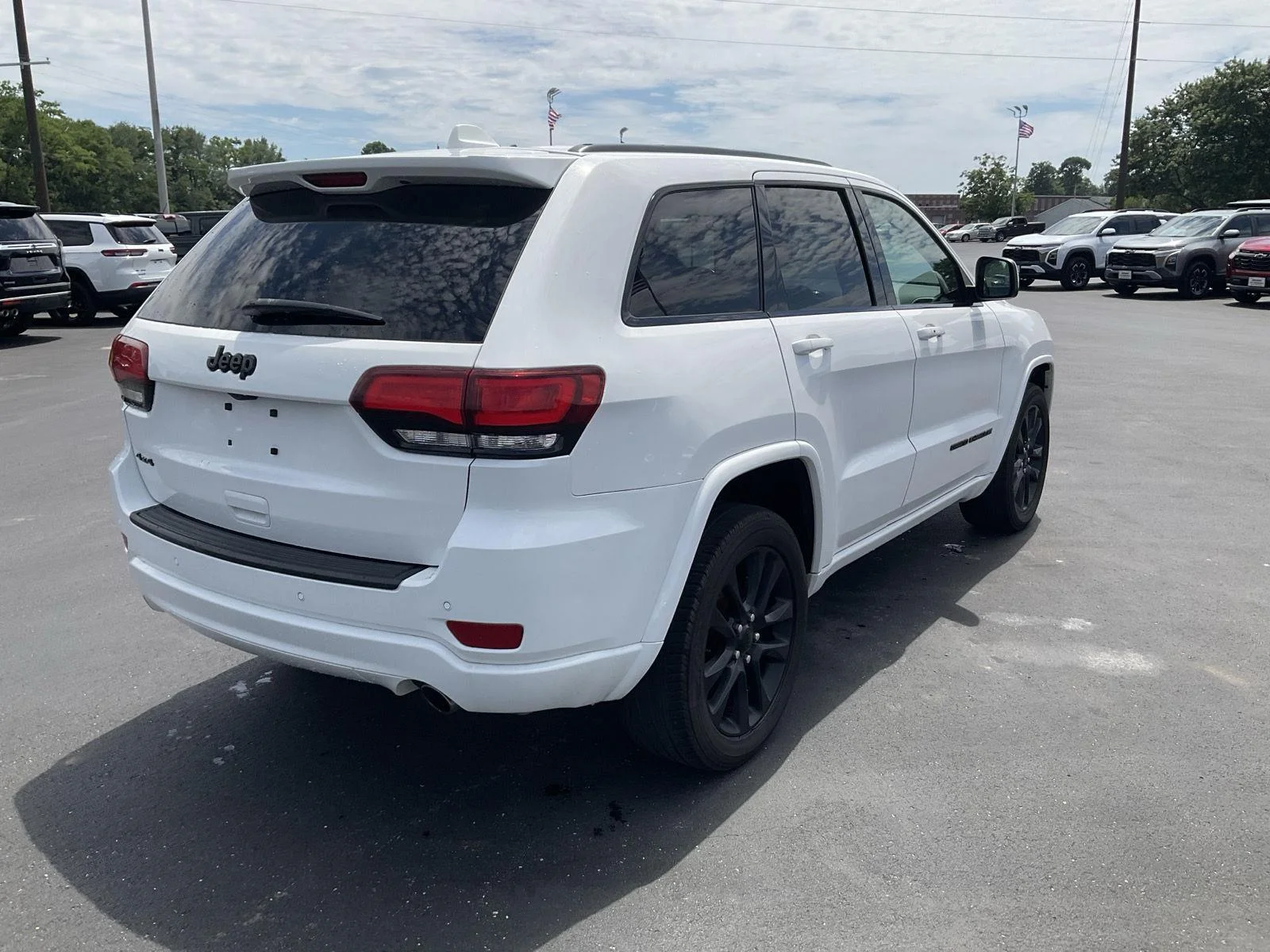 Used 2020 Bright White Clearcoat Jeep Altitude image 6