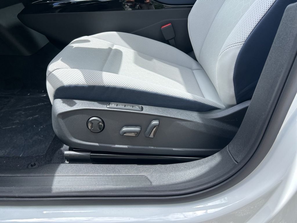 New 2026 White Volkswagen Pro S image 16