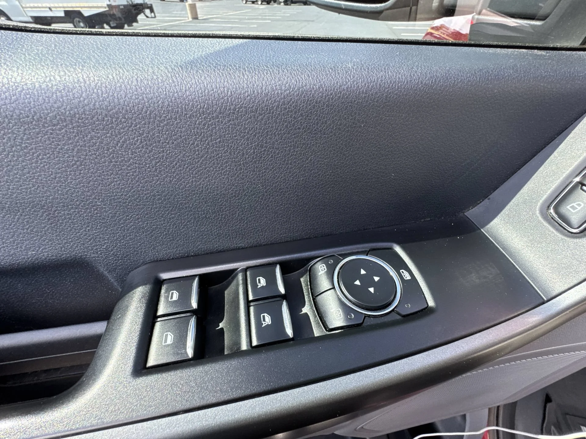2025 Ford F-350 Super Duty XLT - Photo 13