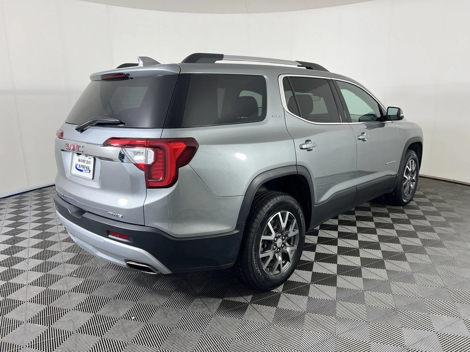 Used 2023 Sterling Metallic GMC SLE image 27