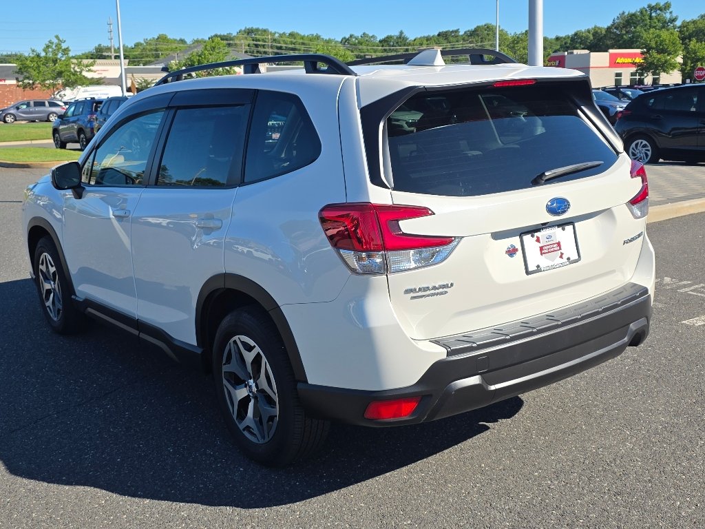 Used 2023 White Subaru Premium image 12