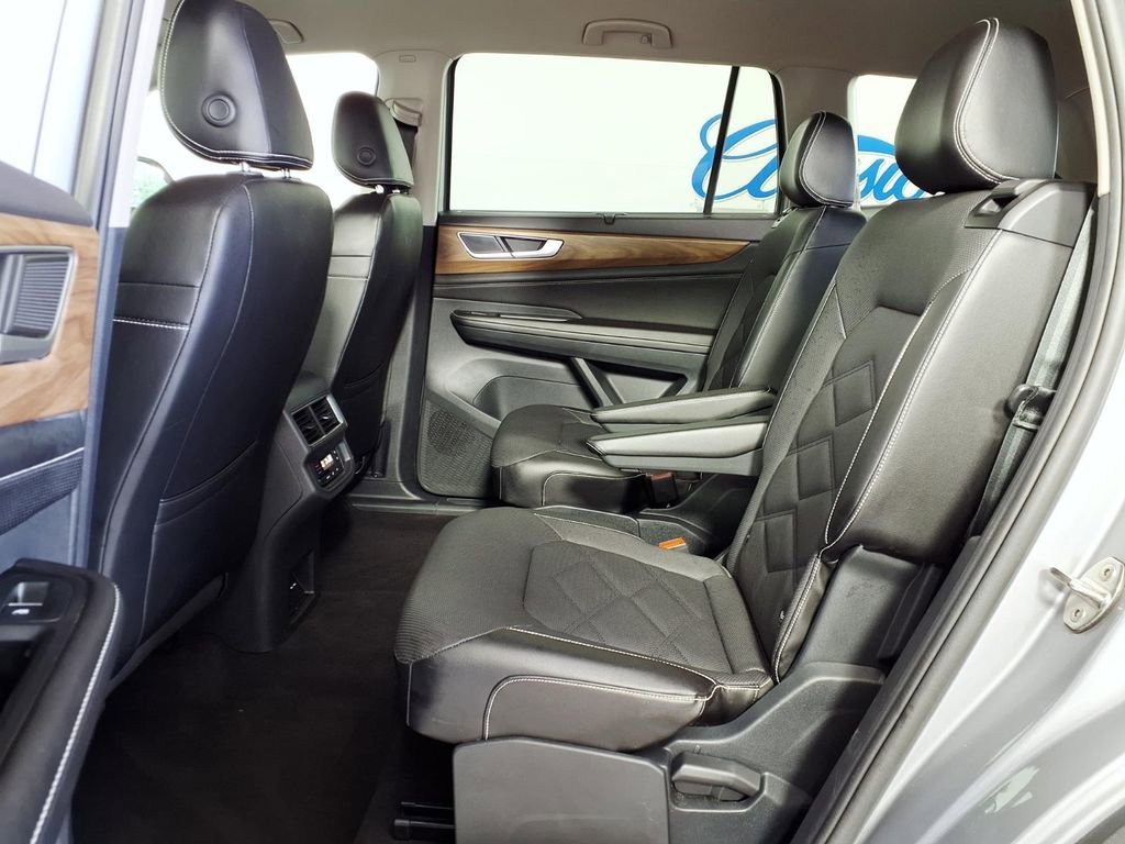 Used 2024  Volkswagen 2.0T SE w/Technology image 8