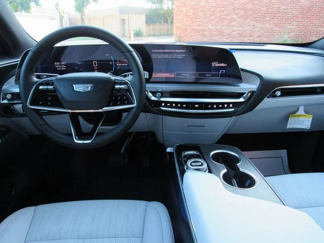 2025 Cadillac LYRIQ Luxury 1 - Photo 7