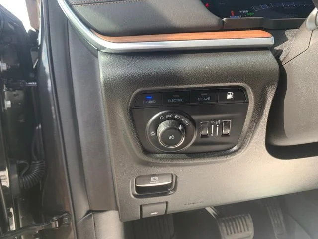 Used 2023 Brown Jeep  image 12