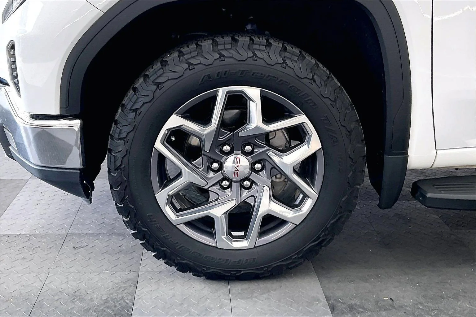 Used 2022 Summit White GMC SLT image 8