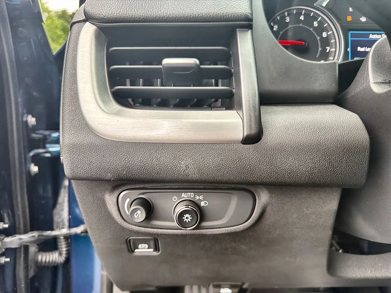 Used 2019 BLUE EMERALD METALLIC GMC SLE image 15