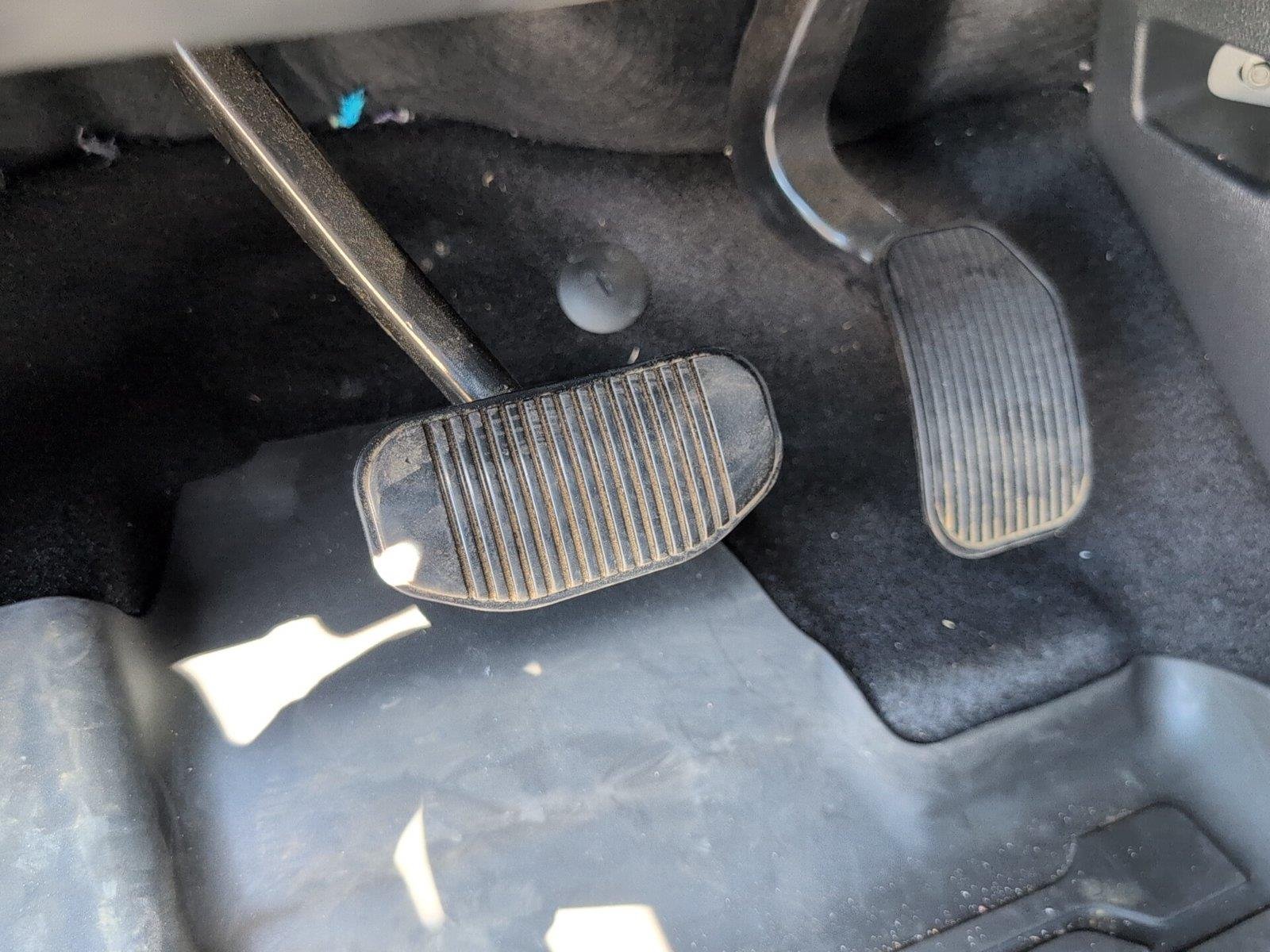 Used 2024 Oxford White Ford LARIAT image 16