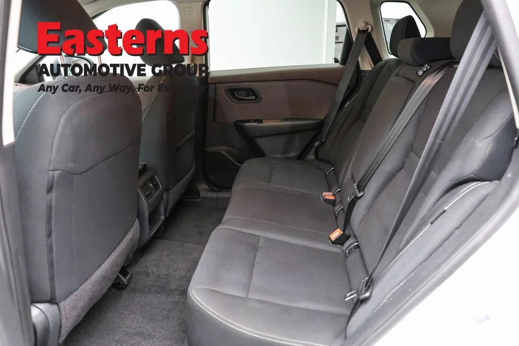 Used 2023 White Nissan S image 22