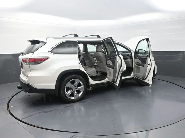 Used 2015 White Toyota Limited image 45