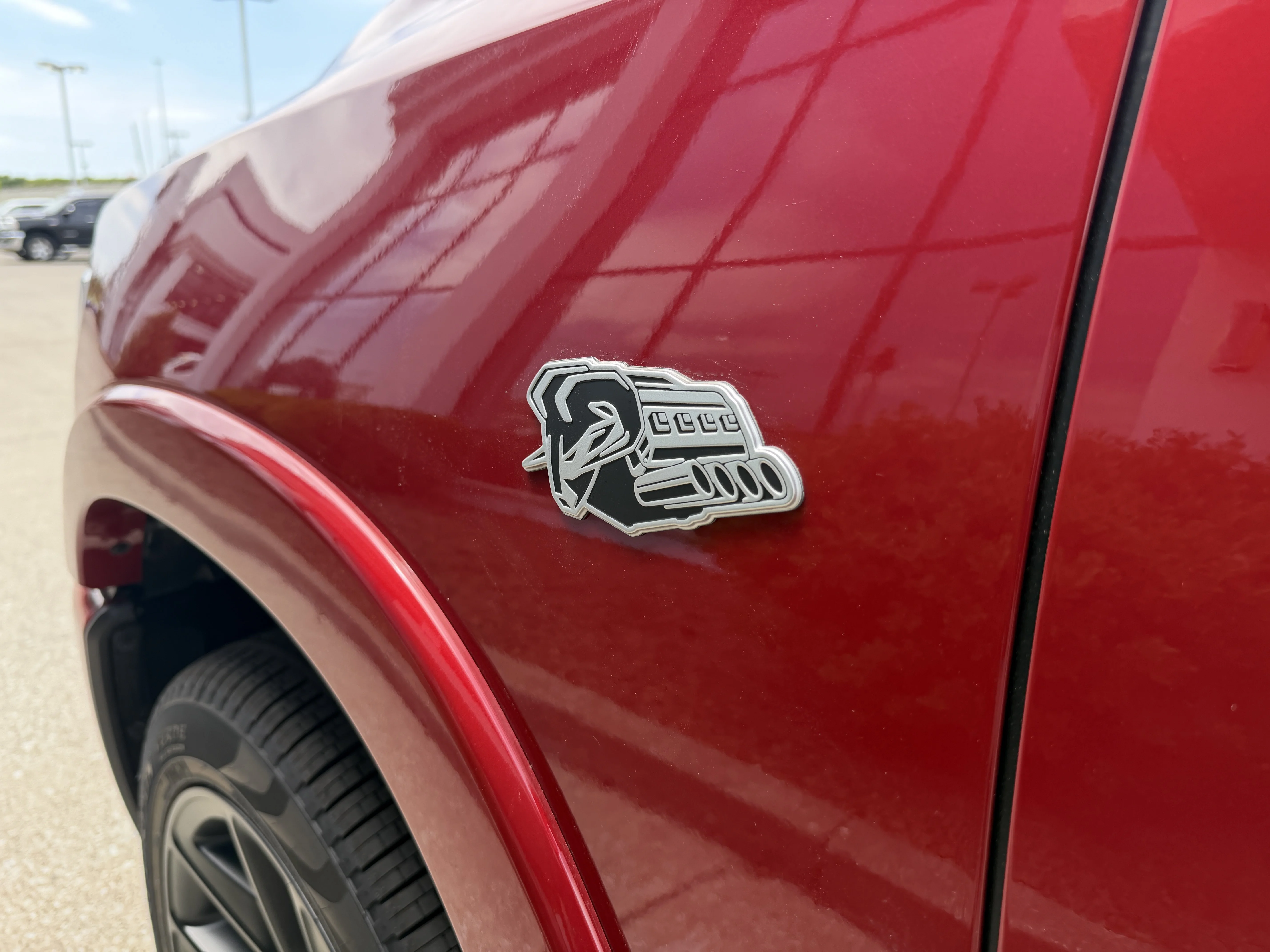 New 2026 Molten Red Pearl-Coat Exterior Paint RAM Laramie image 19