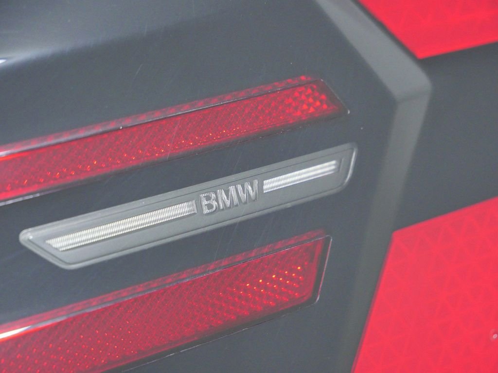 New 2026 Alpine White BMW xDrive40i image 18