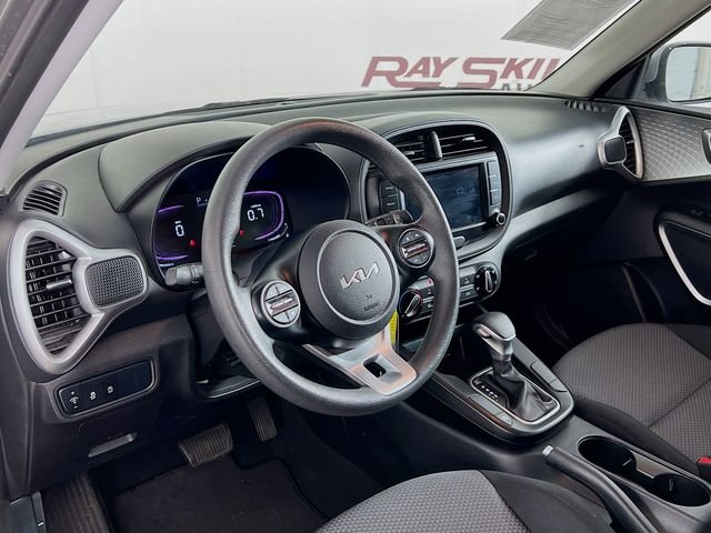 2024 Kia Soul LX - Photo 30