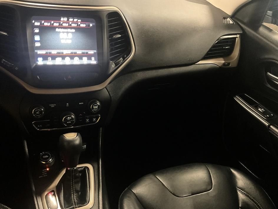 Used 2017 Black Jeep Limited image 5