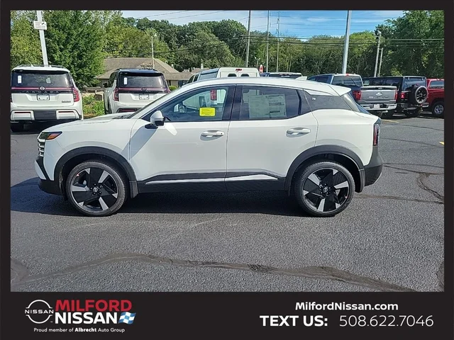 2025 Nissan Kicks SR
