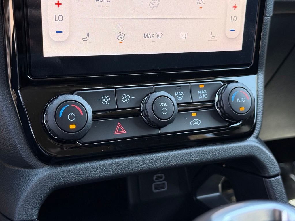 New 2026 Avalanche Ford XLT image 11