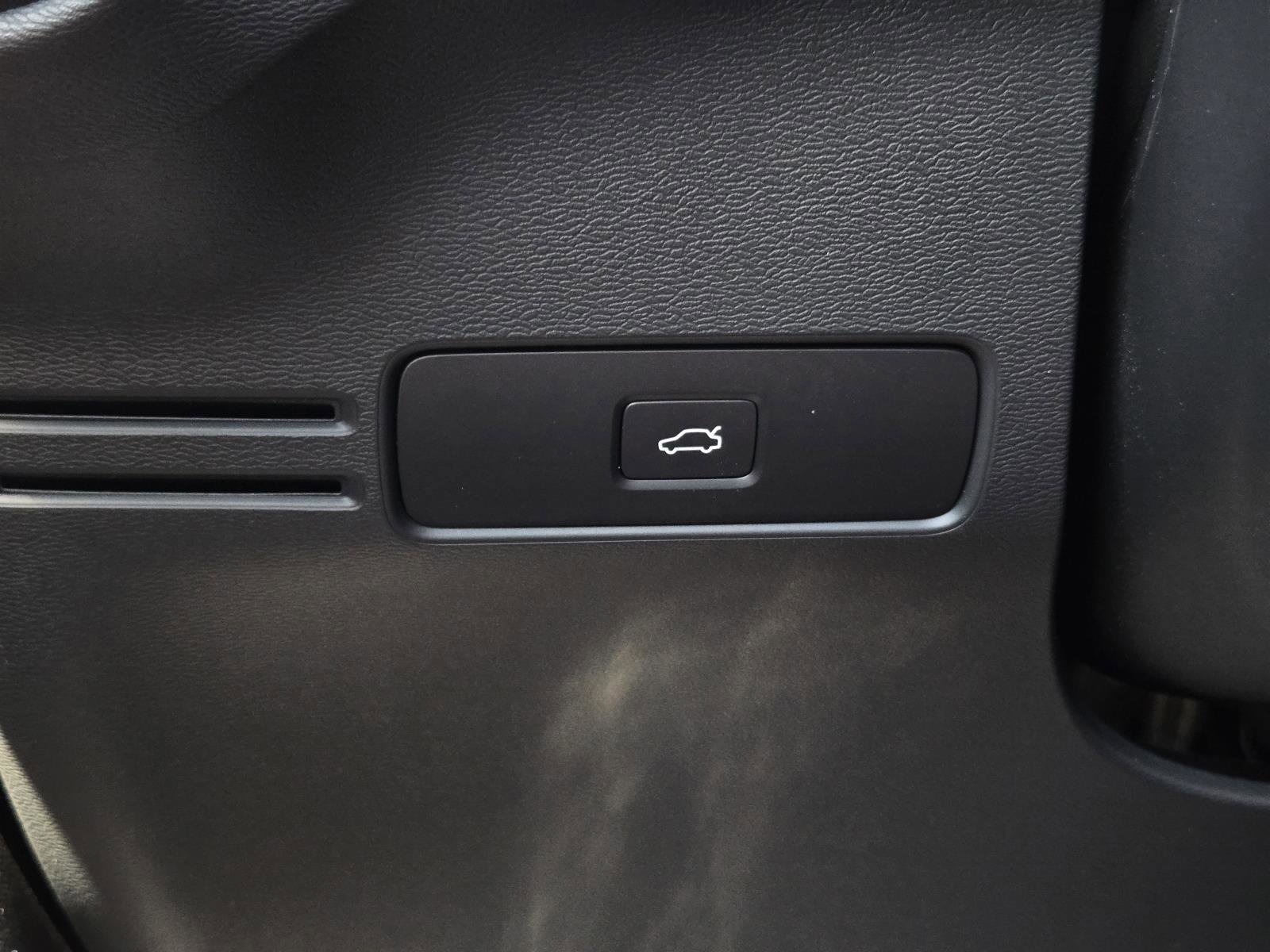 Used 2025 Black Volvo Plus Dark Theme image 24
