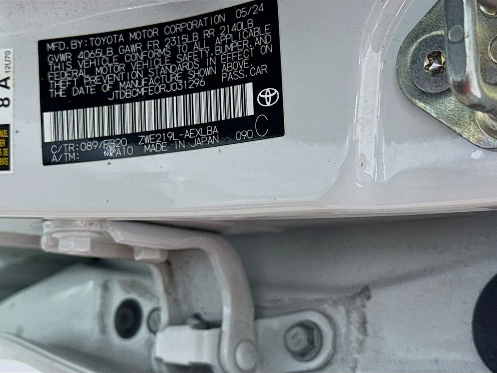Used 2024 Wind Chill Pearl Toyota Hybrid LE image 27