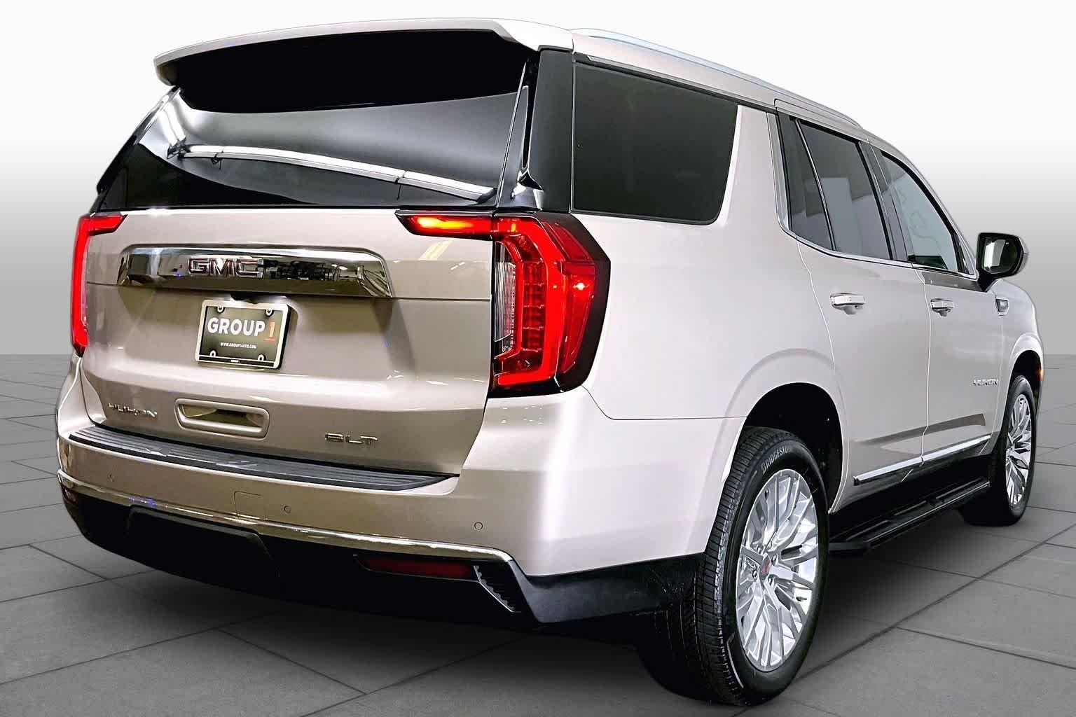 Used 2023 Pearl Beige Metallic GMC SLT image 13