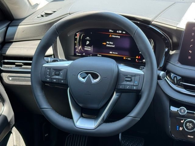 New 2026 Radiant White INFINITI LUXE image 28