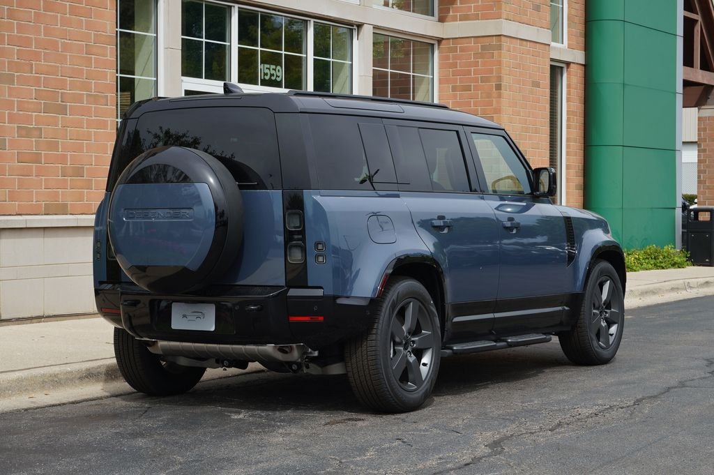 New 2026 Tasman Blue Land Rover X-Dynamic SE image 6