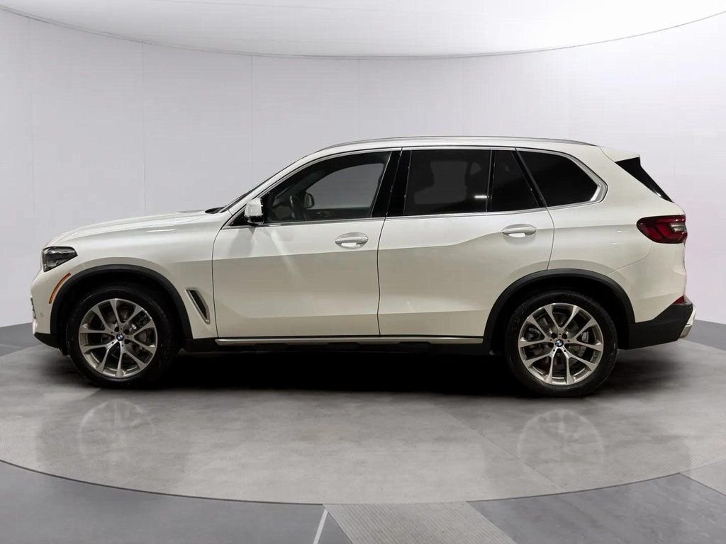 Used 2022 White Metallic BMW xDrive40i image 6
