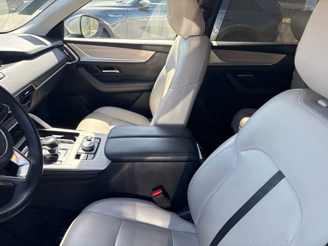 Used 2024 Silver Mazda Preferred image 5