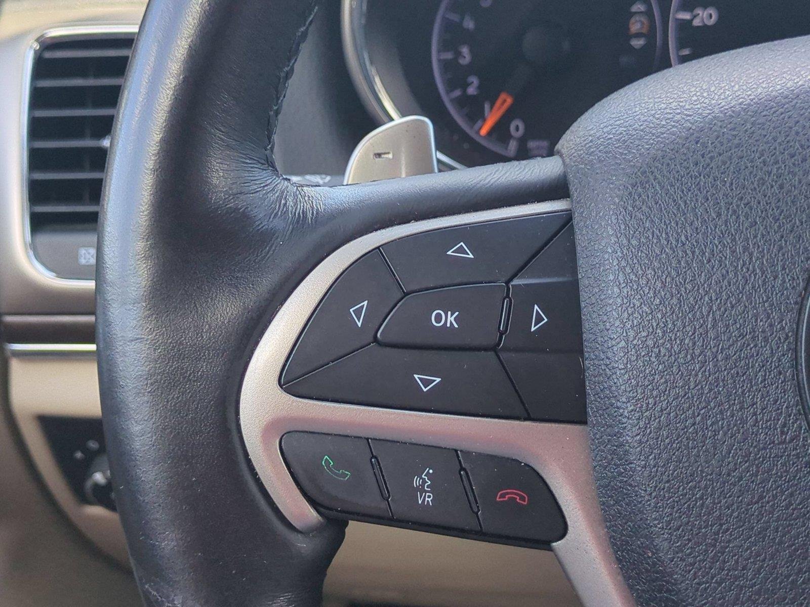 Used 2015 Bright White Clearcoat Jeep Limited image 19