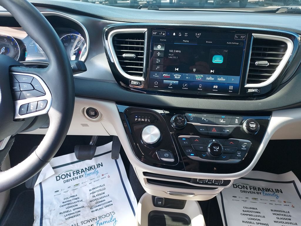 Used 2023 White Chrysler Touring L image 17