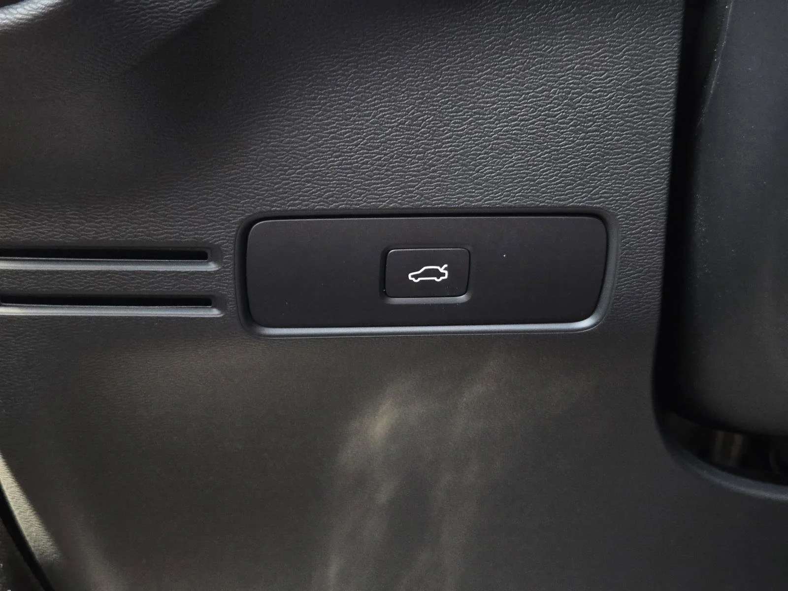 Used 2025 Black Volvo Plus Dark Theme image 24